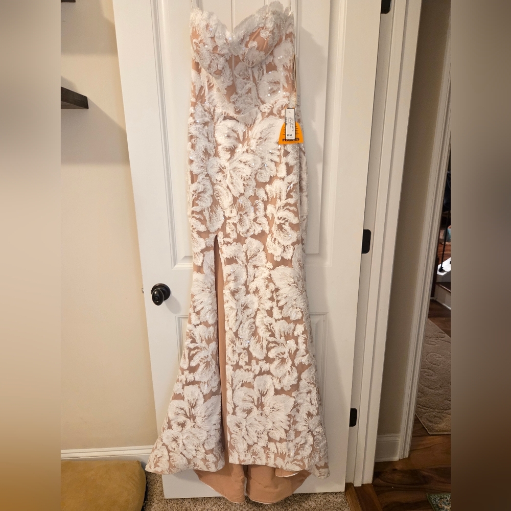 Portia and Scarlett White Floral Lace Dress